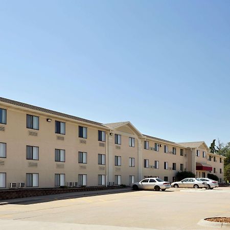 ซูเปอร์ 8 บาย วินด์แฮม ลินคอล์น นอร์ท Hotel ภายนอก รูปภาพ