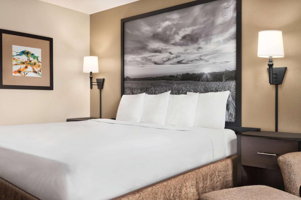 ซูเปอร์ 8 บาย วินด์แฮม ลินคอล์น นอร์ท Hotel ภายนอก รูปภาพ