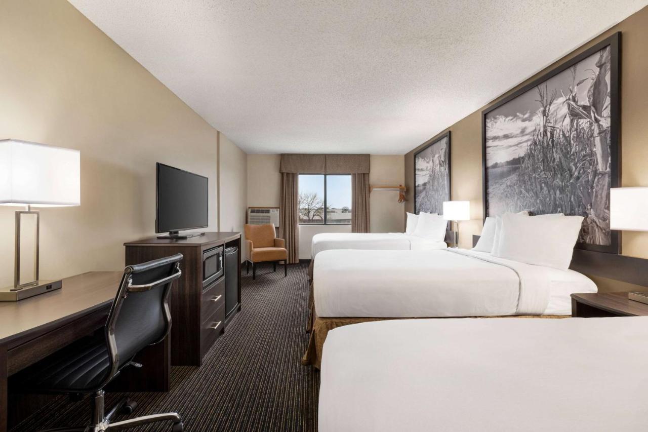 ซูเปอร์ 8 บาย วินด์แฮม ลินคอล์น นอร์ท Hotel ภายนอก รูปภาพ