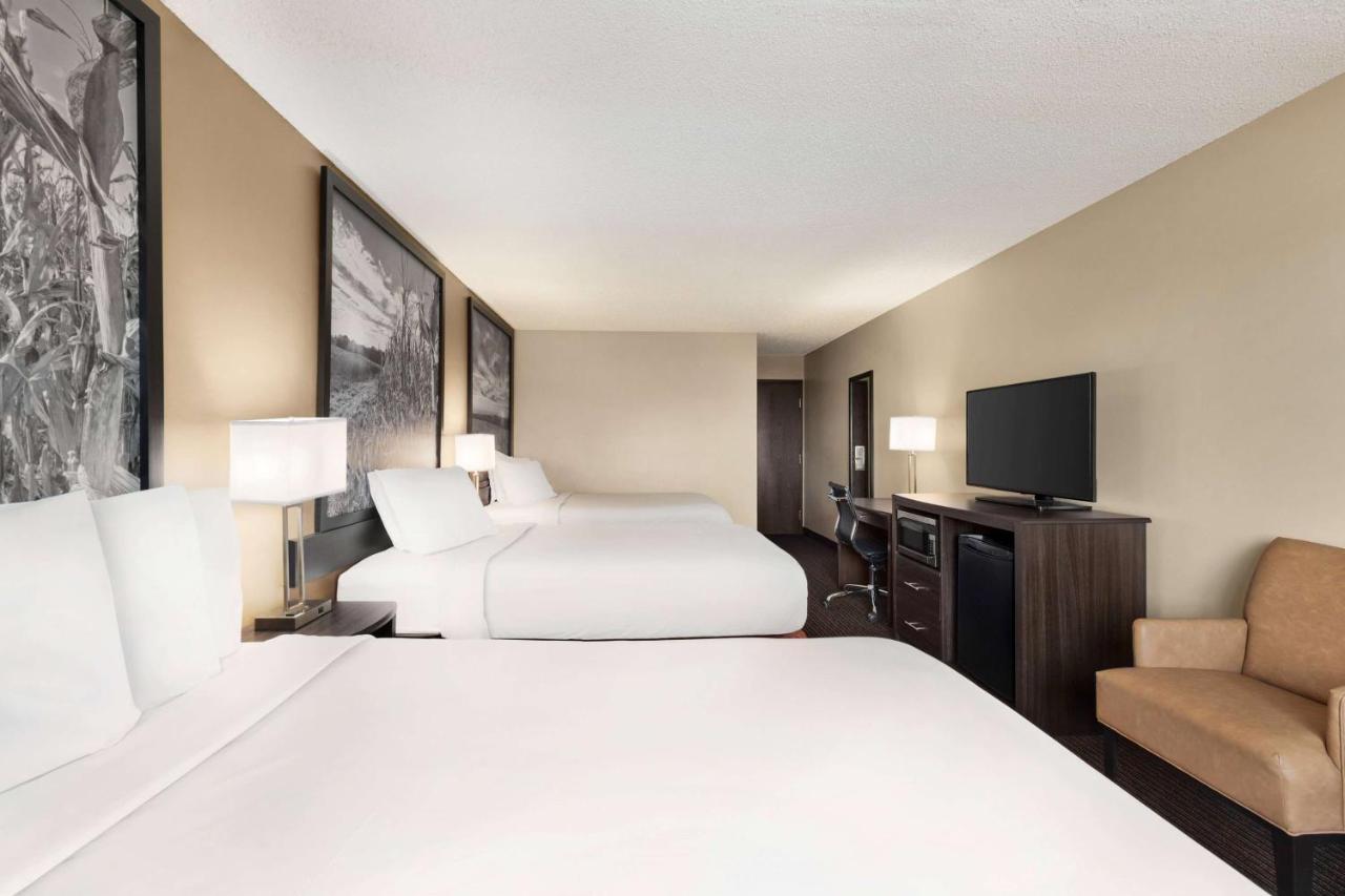 ซูเปอร์ 8 บาย วินด์แฮม ลินคอล์น นอร์ท Hotel ภายนอก รูปภาพ