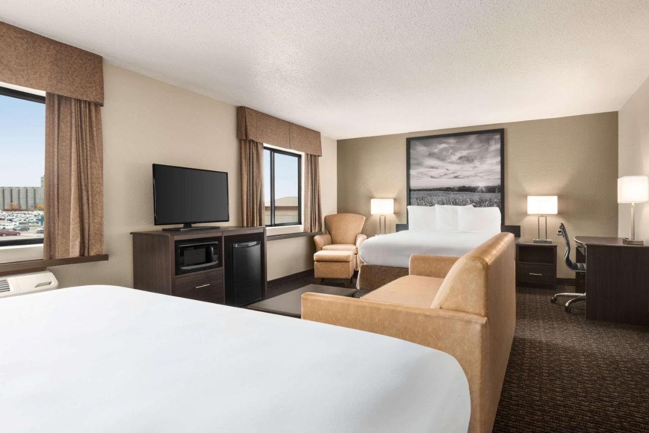 ซูเปอร์ 8 บาย วินด์แฮม ลินคอล์น นอร์ท Hotel ภายนอก รูปภาพ