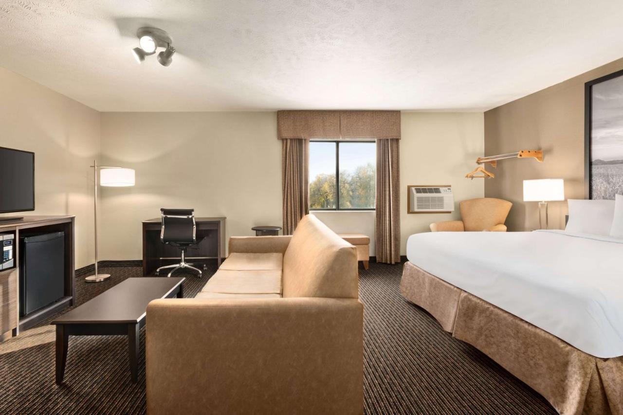 ซูเปอร์ 8 บาย วินด์แฮม ลินคอล์น นอร์ท Hotel ภายนอก รูปภาพ